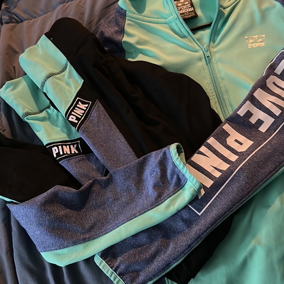 VS PINK ULTIMATE SET - Picture 3 of 3